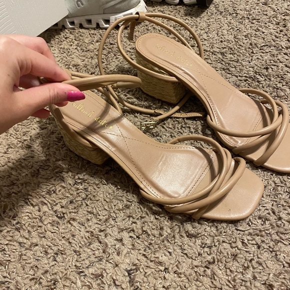 Heels - Picture 2 of 3